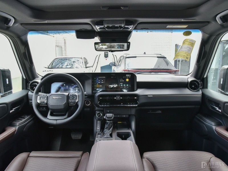 【VR看車】豐田 普拉多 內飾全景