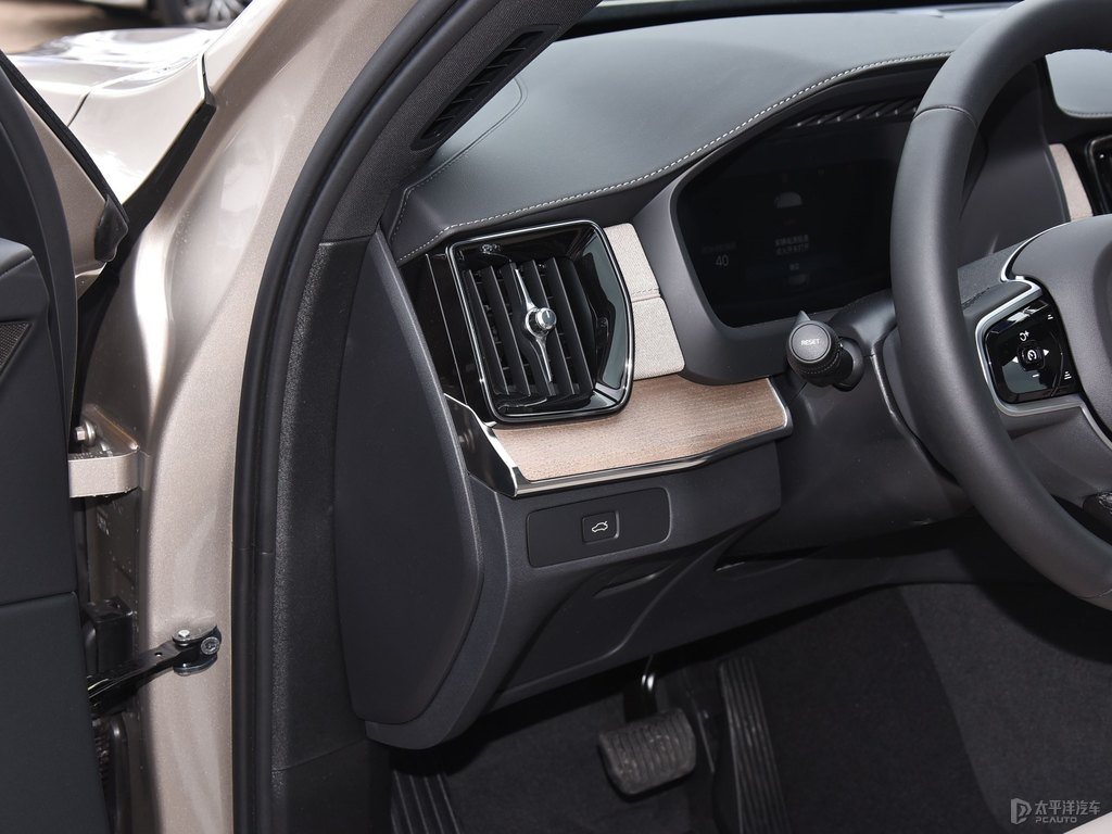 星耀沙沃爾沃XC90中控內(nèi)飾圖片