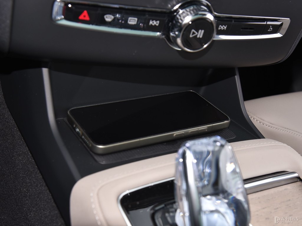 星耀沙沃爾沃XC90中控內飾圖片