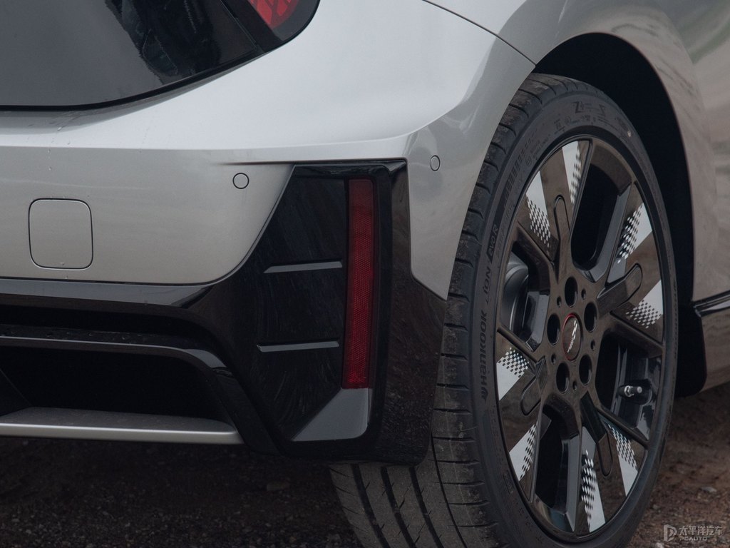 tɫ+y늄MINI COOPER JCW܇β^DƬ
