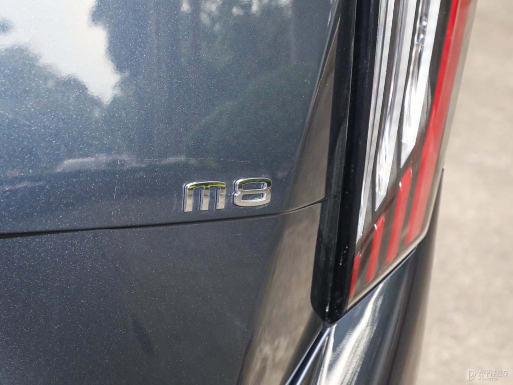 M8DƬ