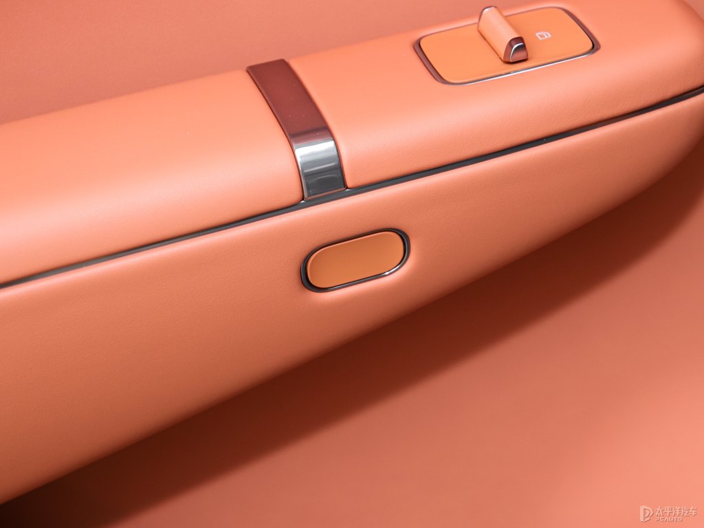 I900DƬ