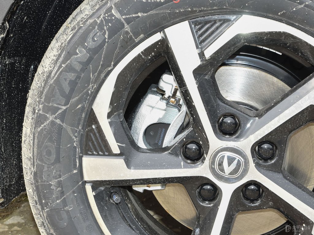 逸動PLUS圖片