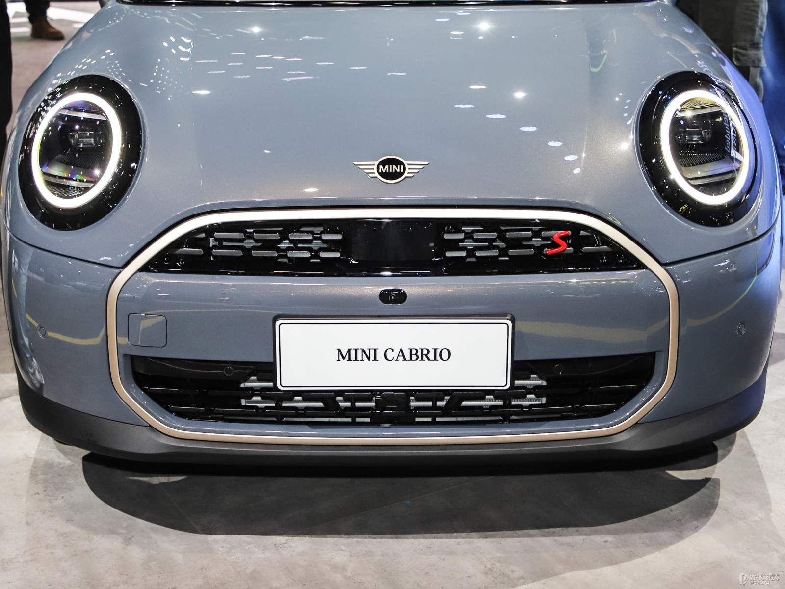 MINI CABRIO外觀高清大圖