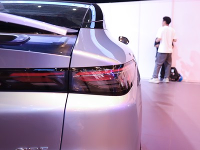 極狐 阿爾法S5 車尾設計