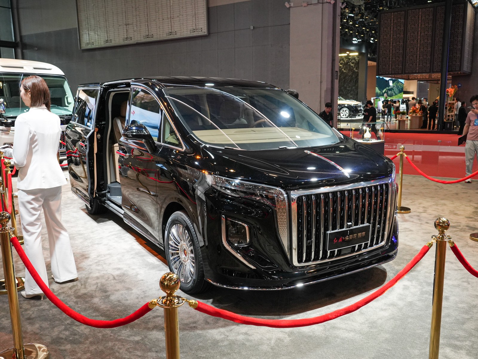 紅旗HQ9車展高清大圖