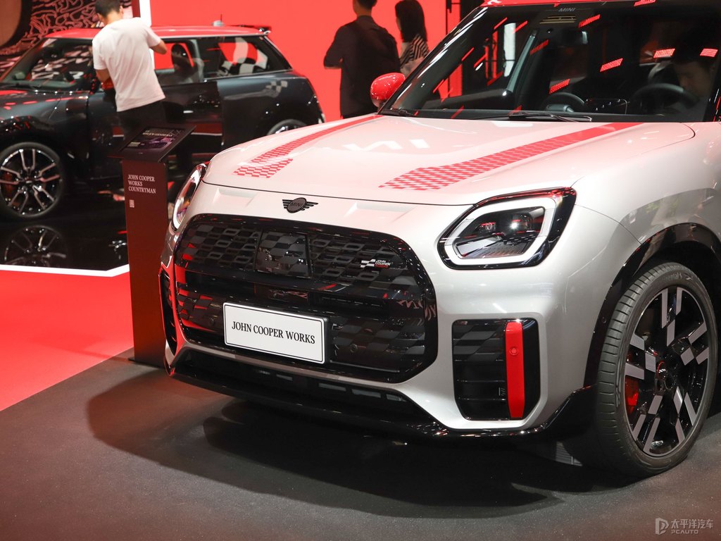 yMINI JCW COUNTRYMAN܇^^DƬ