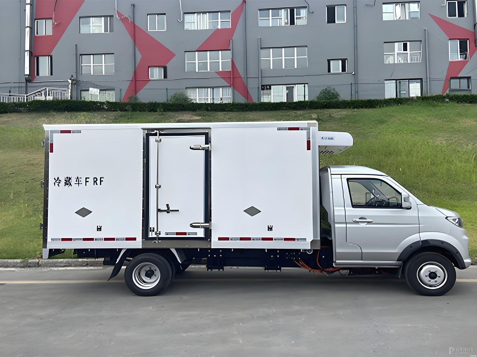 SRM鑫源新能源T5L EV外觀高清大圖