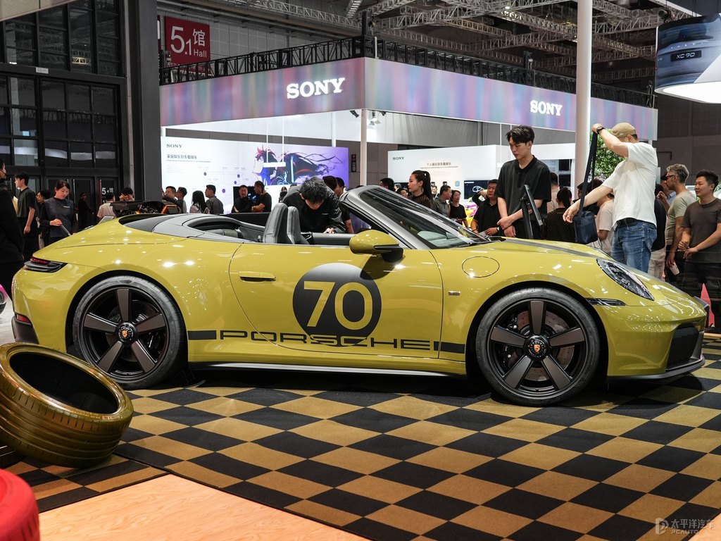 橄欖色保時捷911整車外觀外觀圖片