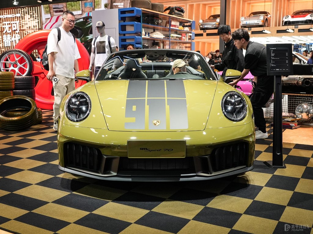 橄欖色保時(shí)捷911整車外觀外觀圖片