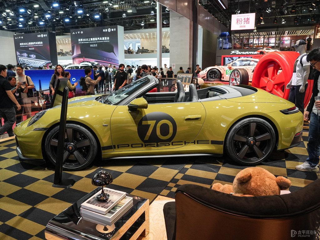 橄欖色保時(shí)捷911整車外觀外觀圖片