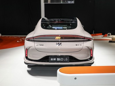 到底是智己LS6還是L6更值得去購(gòu)買(mǎi)？