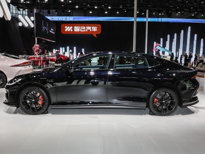 極氪007與智己L6比起來哪個整體優(yōu)勢更大？