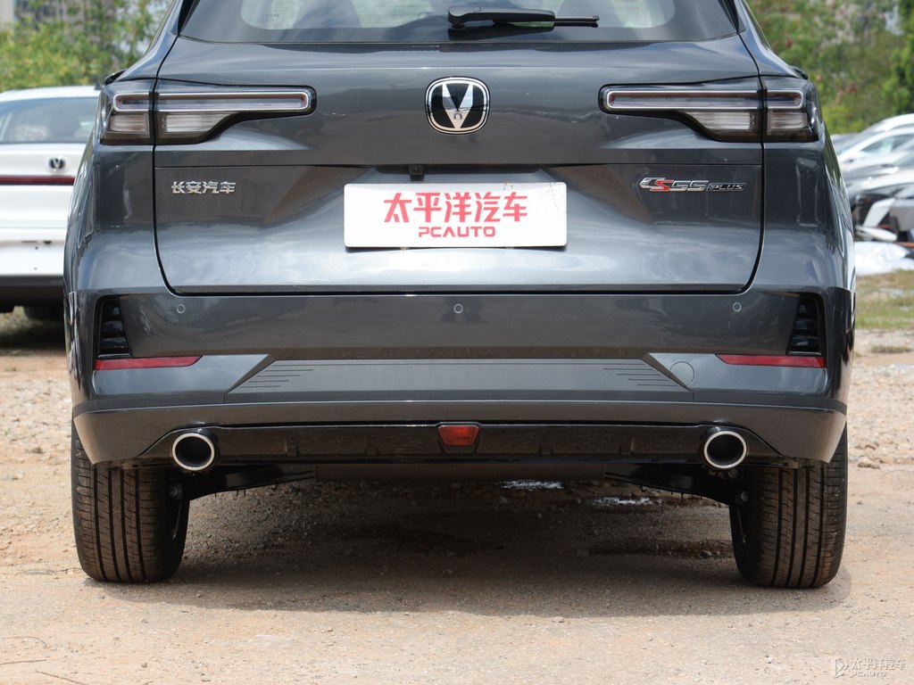 炫影灰長安CS55PLUS車尾外觀圖片