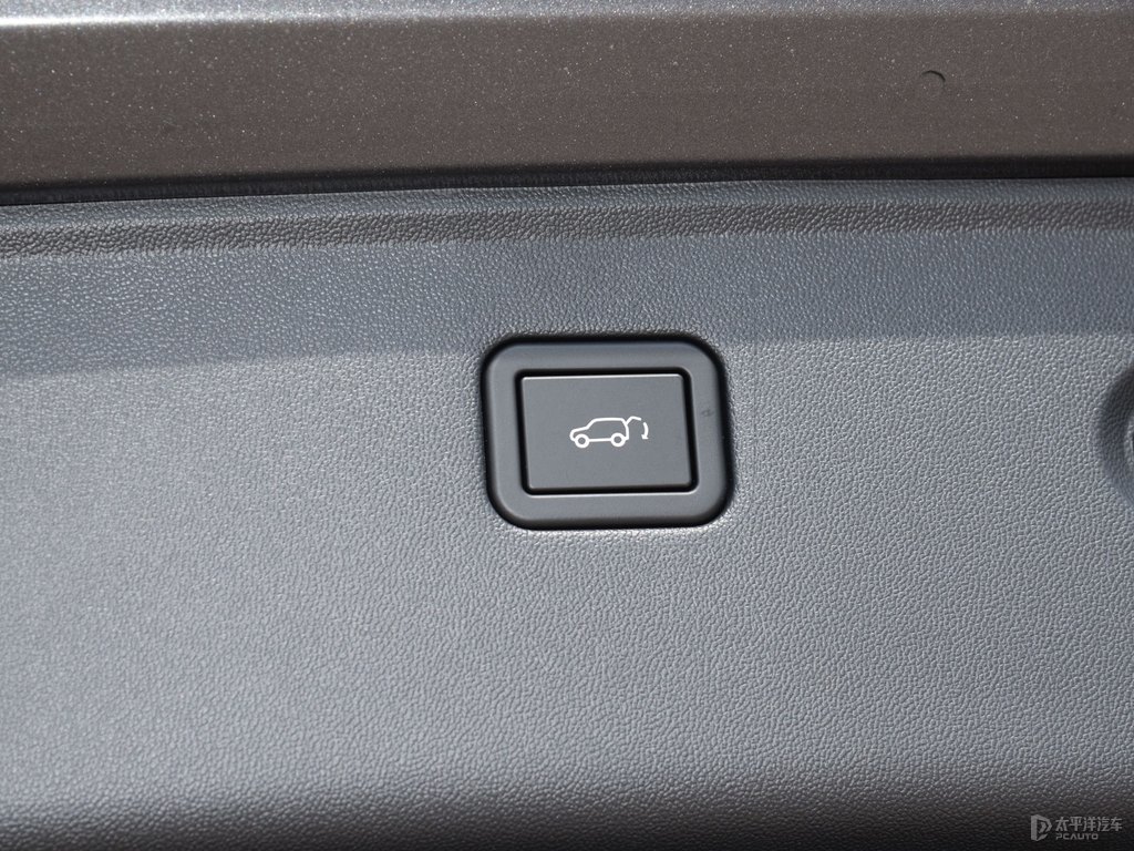 炫影灰長(zhǎng)安CS55PLUS后備廂空間圖片