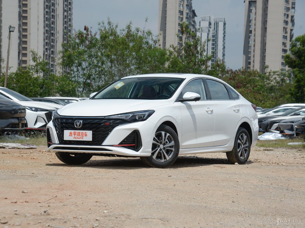 閃光冰晶白逸動PLUS整車外觀外觀圖片