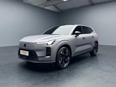 沃爾沃XC70新能源試駕，一鍵搞定，開啟豪華駕駛之旅