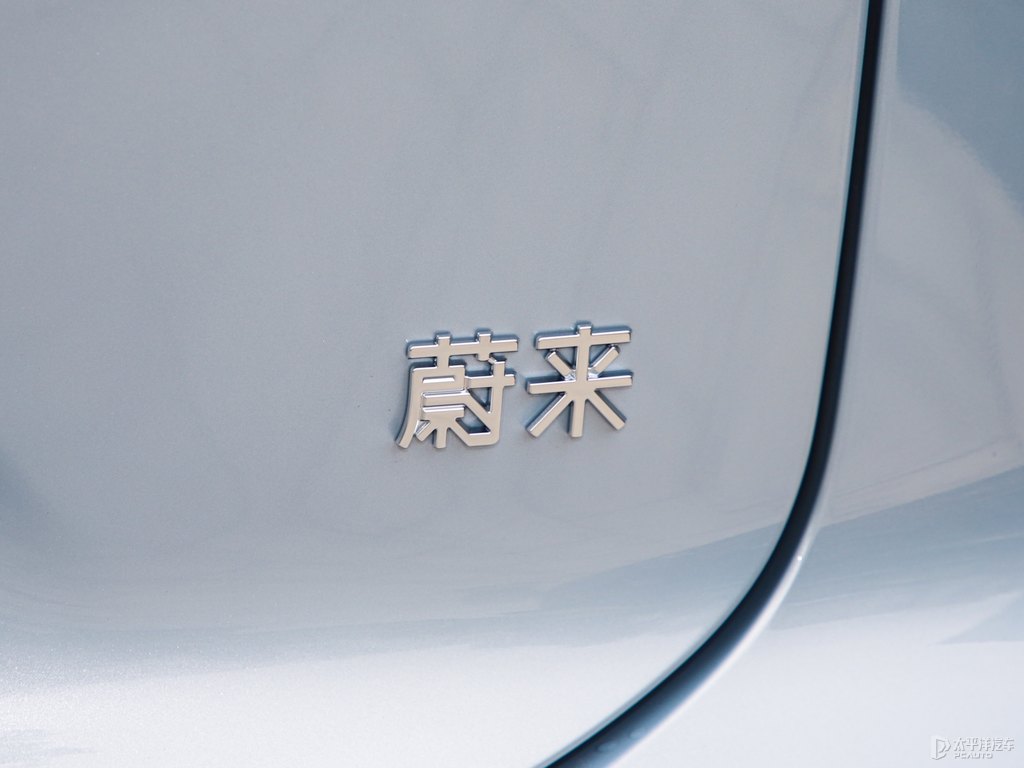 同溫層藍(lán)蔚來(lái)ES6車尾外觀圖片