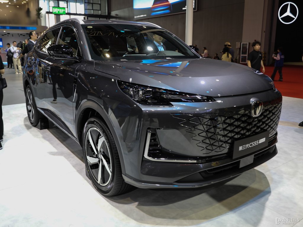 炫影灰長(zhǎng)安CS55PLUS整車(chē)外觀外觀圖片