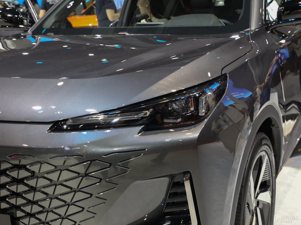 炫影灰長安CS55PLUS車頭外觀圖片