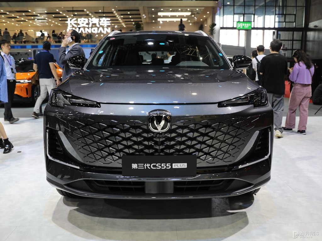 炫影灰長安CS55PLUS整車外觀外觀圖片