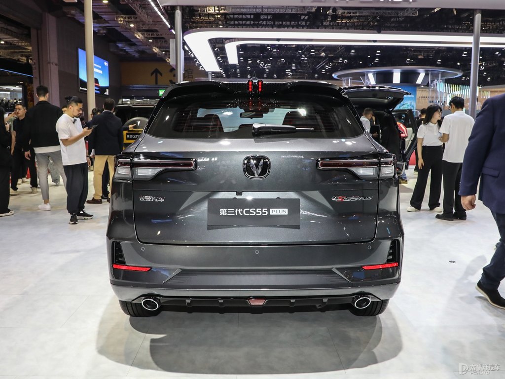 炫影灰長(zhǎng)安CS55PLUS整車外觀外觀圖片