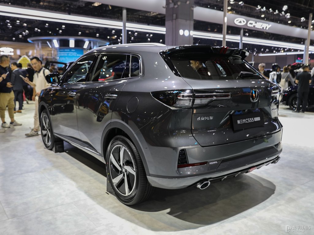 炫影灰長安CS55PLUS整車外觀外觀圖片