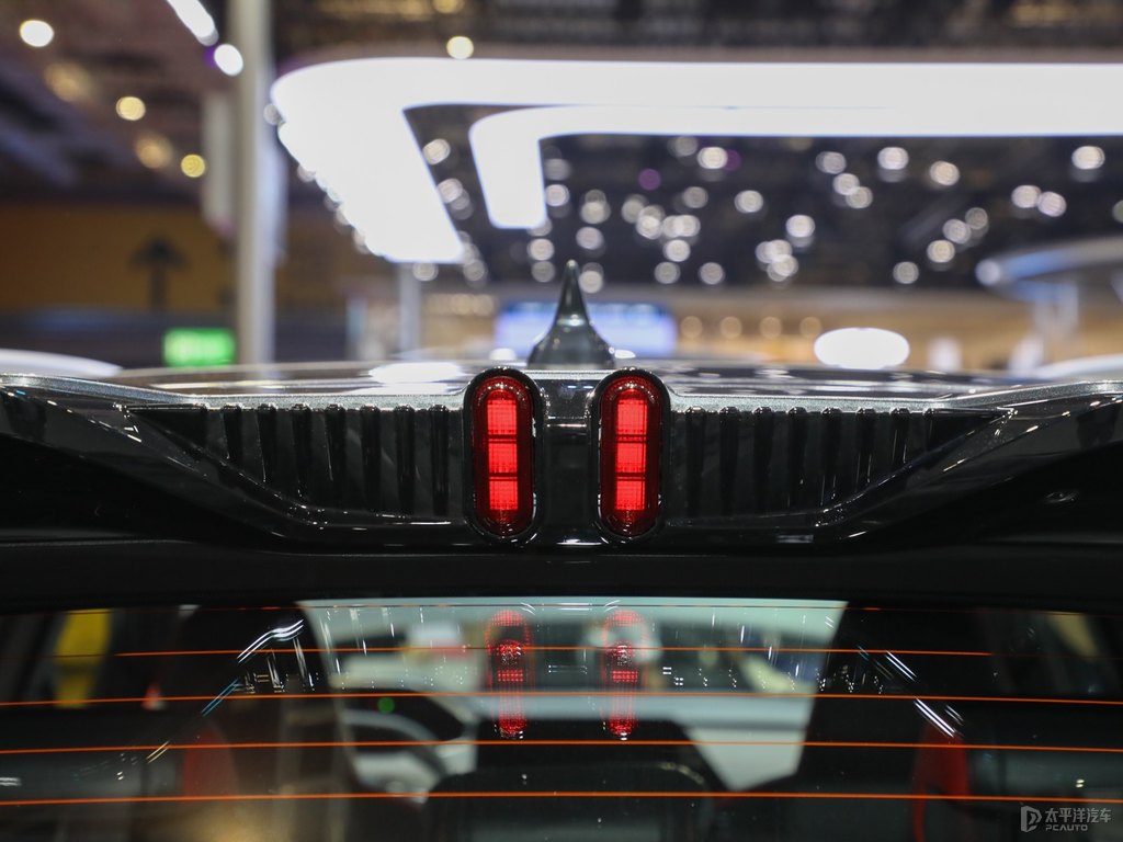 炫影灰長安CS55PLUS車尾外觀圖片