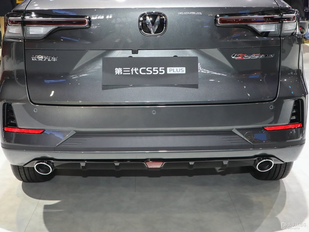 炫影灰長安CS55PLUS車尾外觀圖片
