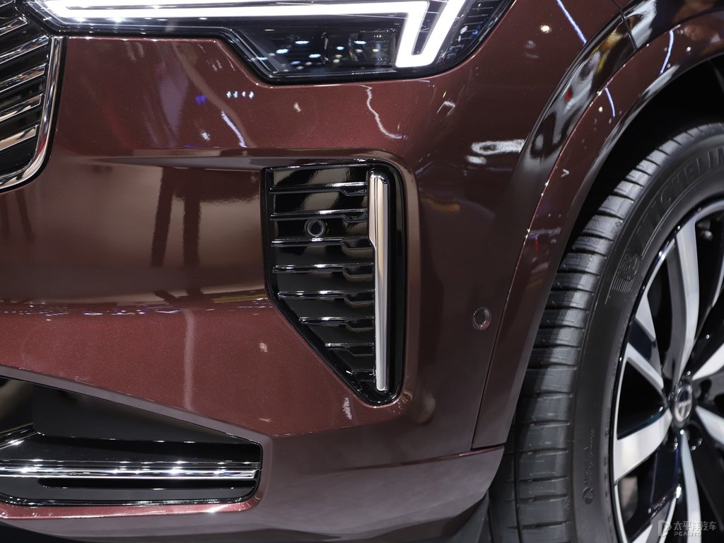森莓紅沃爾沃XC90車頭外觀圖片