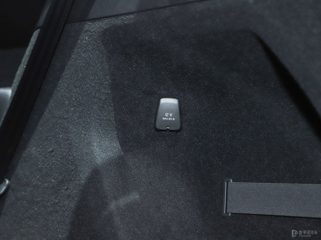 森莓紅沃爾沃XC90后備廂空間圖片