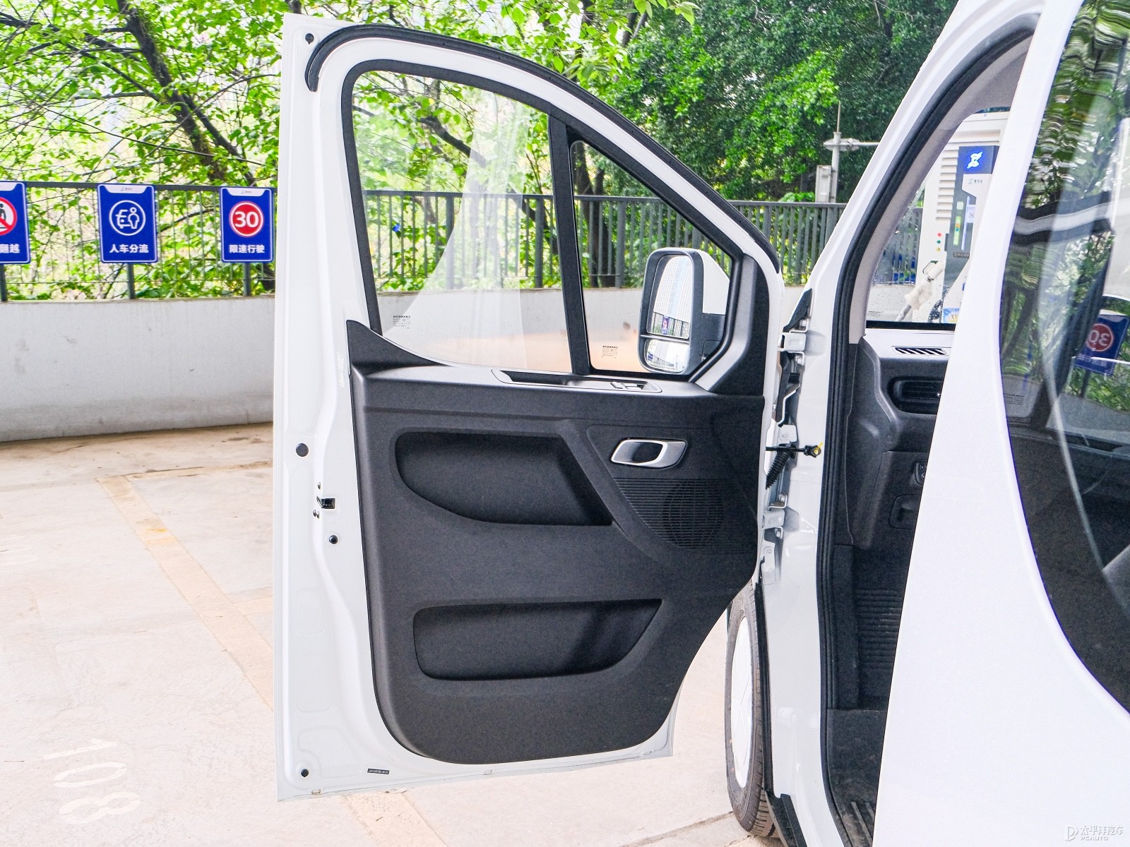 長(zhǎng)安凱程V919內(nèi)飾高清大圖