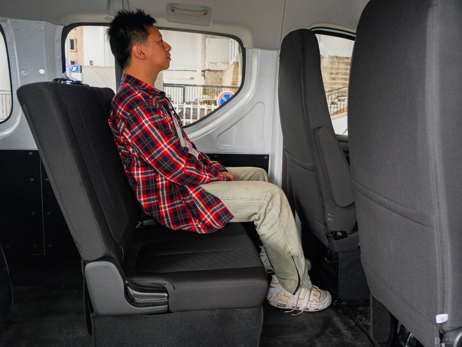 長(zhǎng)安凱程V919空間高清大圖