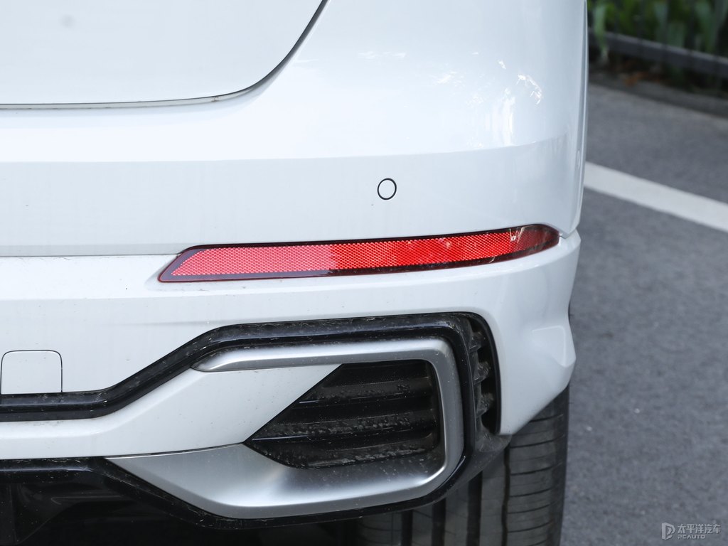 奧迪Q3車尾外觀圖片