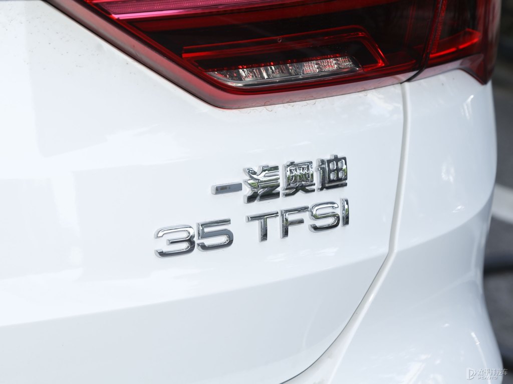 奧迪Q3車尾外觀圖片
