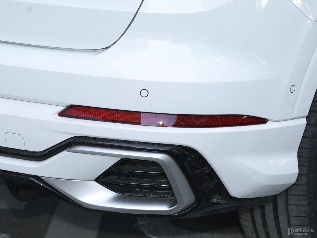奧迪Q3車尾外觀圖片