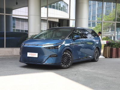 試駕小鵬X9，4S店體驗全攻略