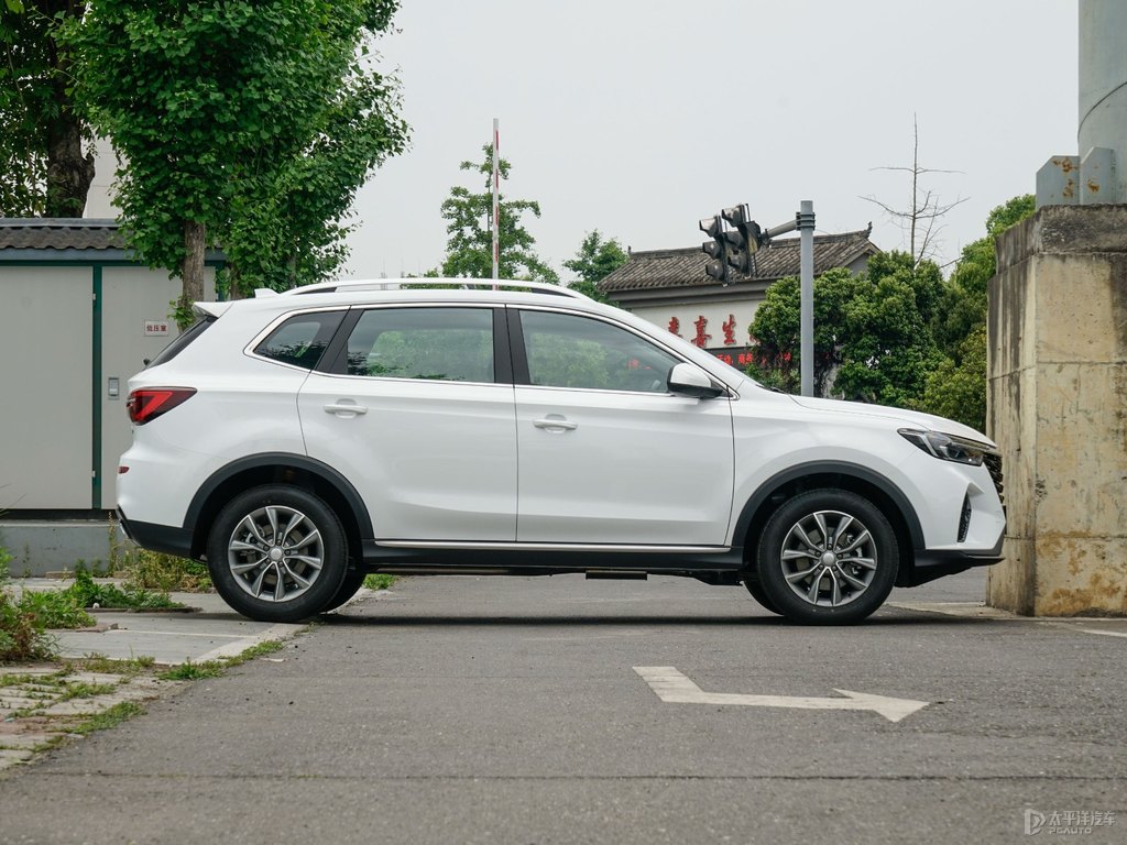月光白榮威RX5整車外觀外觀圖片