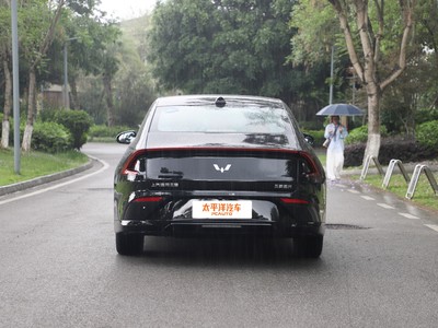 五菱星光跟五菱星光S在性能上有何不同？