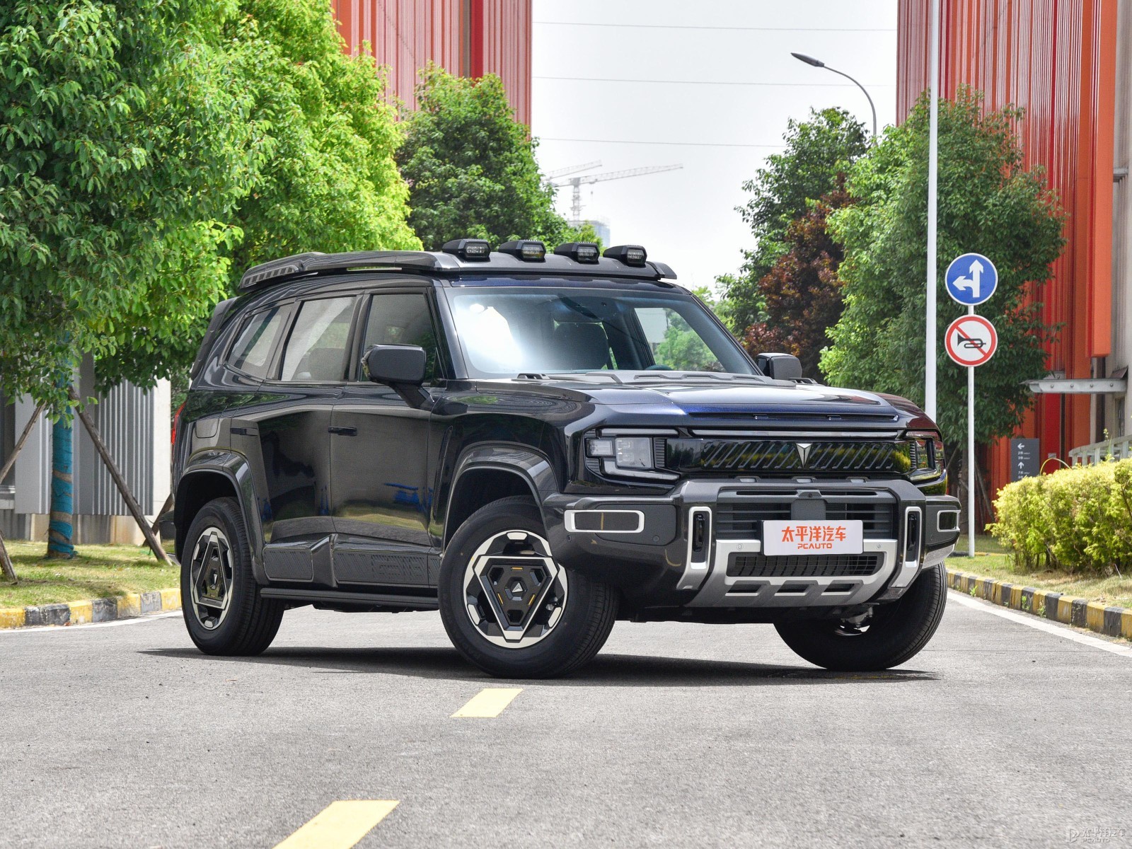 深藍(lán)G318外觀高清大圖