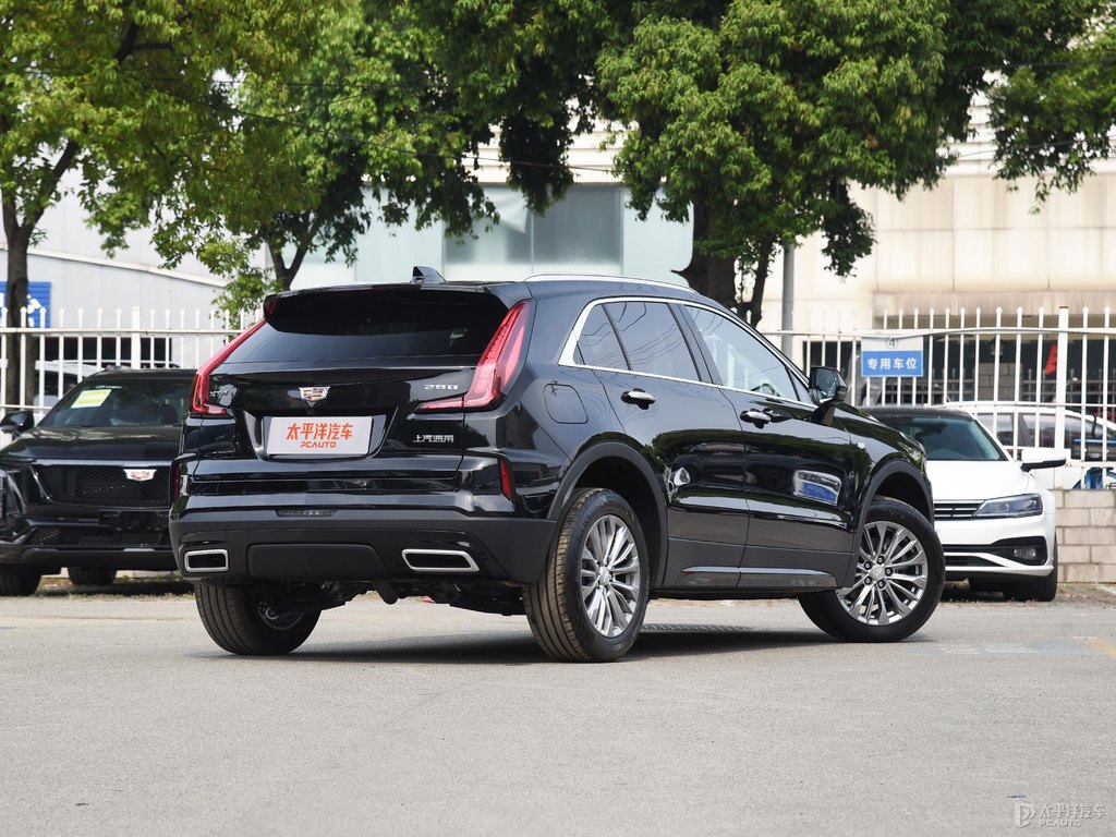 曜石黑凱迪拉克XT4整車(chē)外觀(guān)外觀(guān)圖片