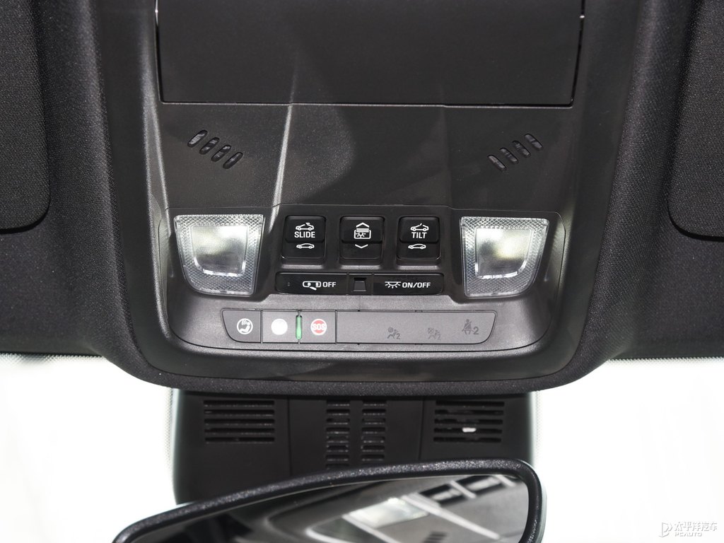 曜石黑凱迪拉克XT4車廂內(nèi)飾圖片