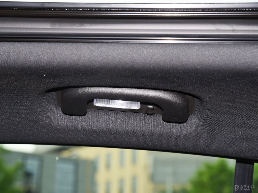 曜石黑凱迪拉克XT4車廂內(nèi)飾圖片