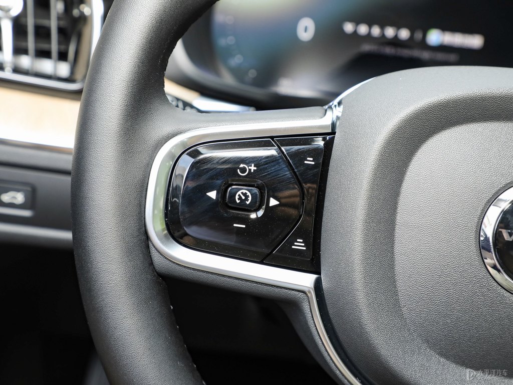 松湖綠沃爾沃XC60中控內飾圖片