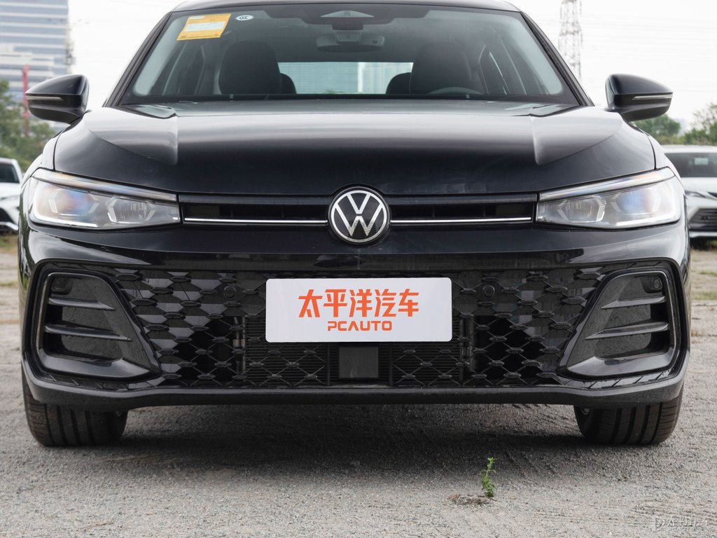 超感黑帕薩特車頭外觀圖片