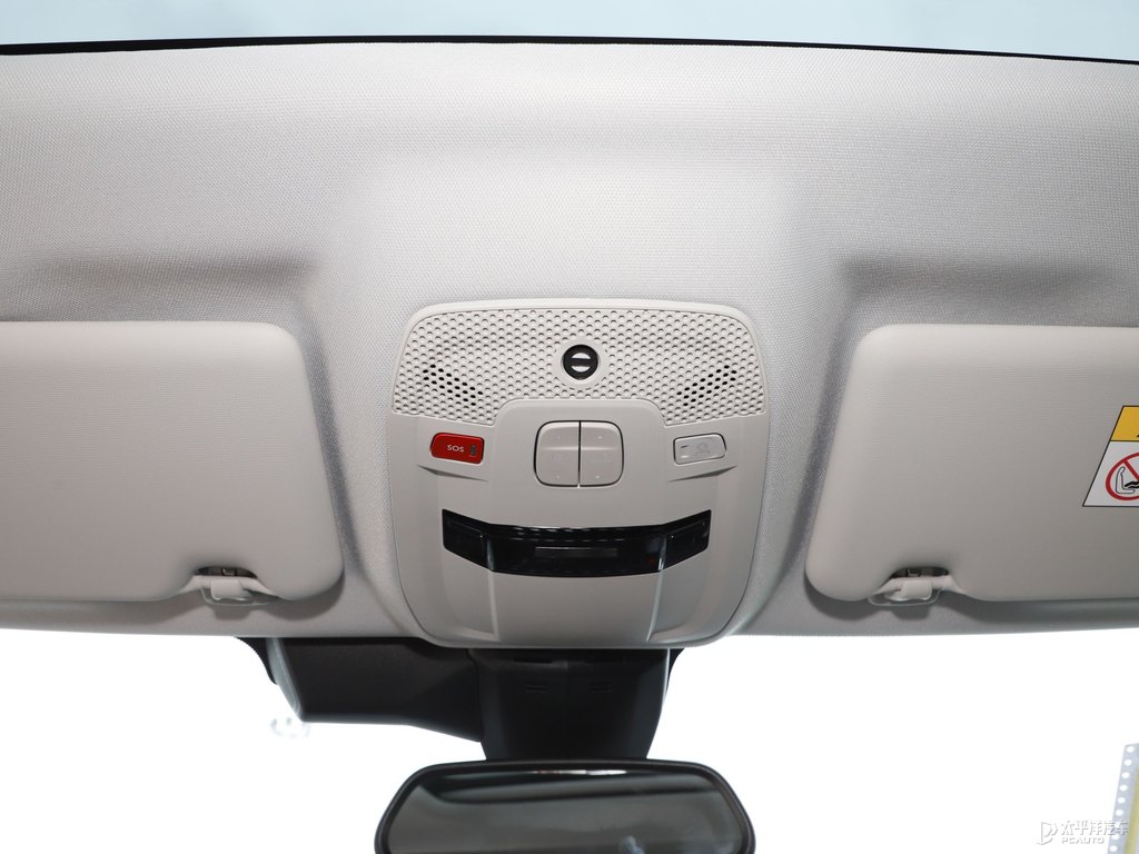 銀翼灰標(biāo)致508車廂內(nèi)飾圖片