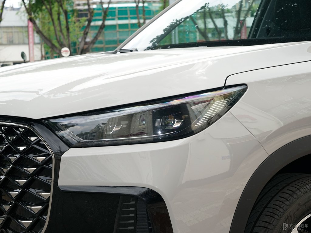 淺云灰瑞虎8 PLUS車頭外觀圖片