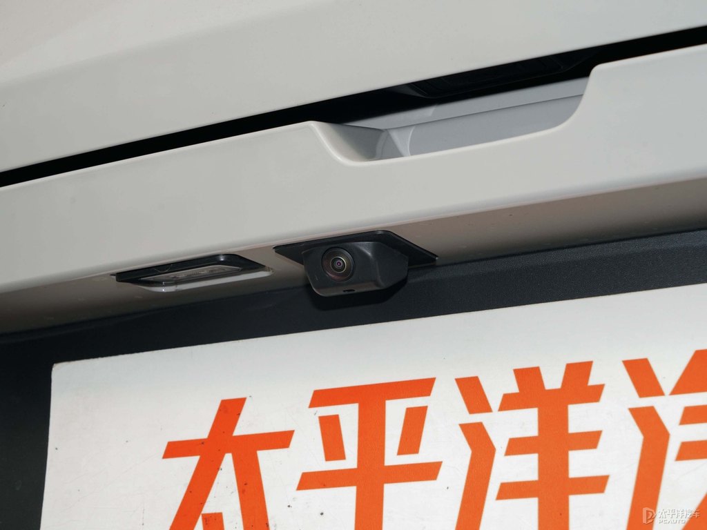 淺云灰瑞虎8 PLUS車尾外觀圖片