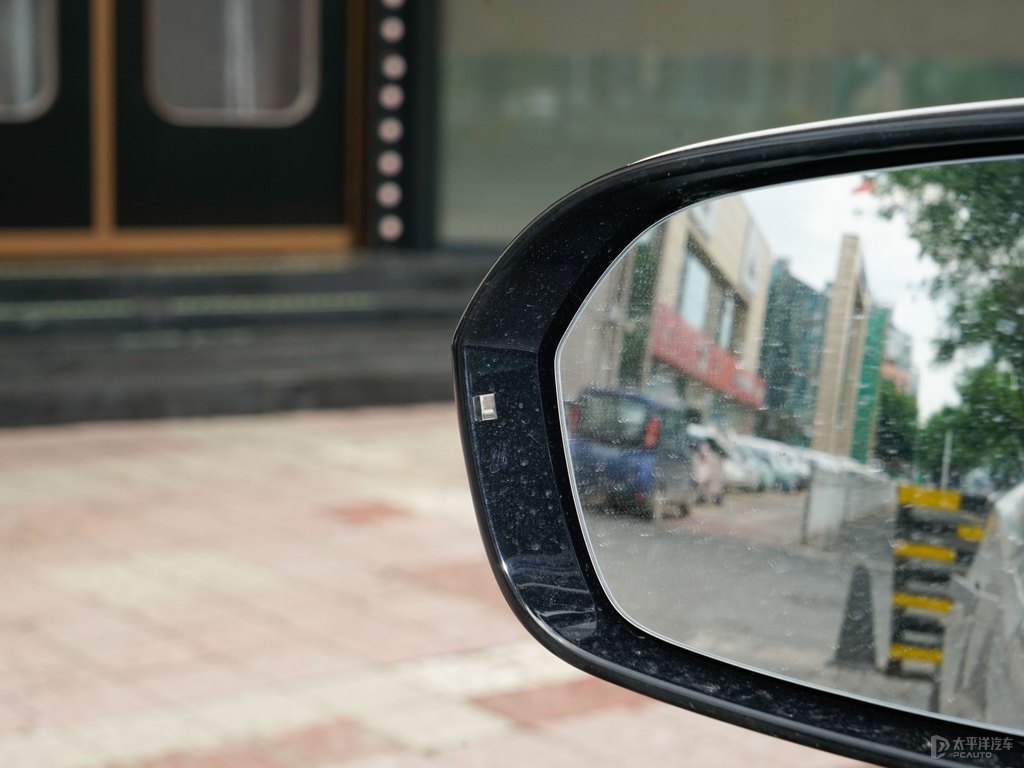 淺云灰瑞虎8 PLUS車身外觀圖片