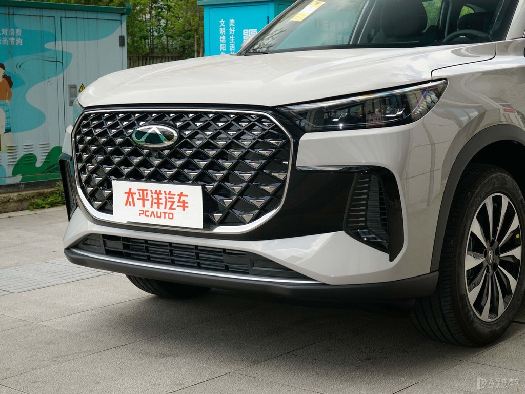 淺云灰瑞虎8 PLUS車頭外觀圖片